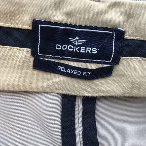 Dockers Mens Pants Size 39 Relaxed Fit Khaki Chino Straight Leg Pleated Gray - Picture 7 of 10